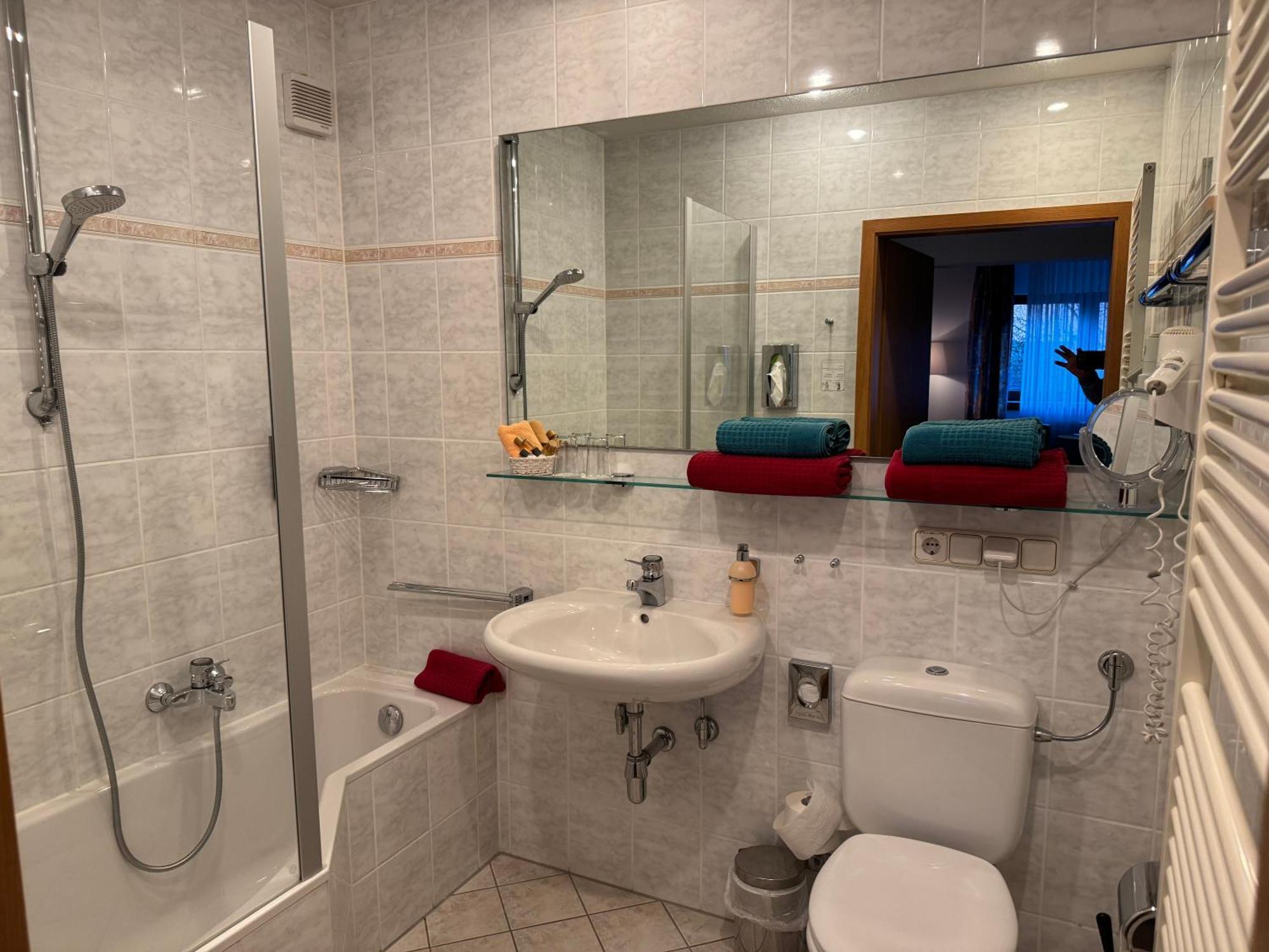 Hotel Garni Schick Oberursel Kültér fotó